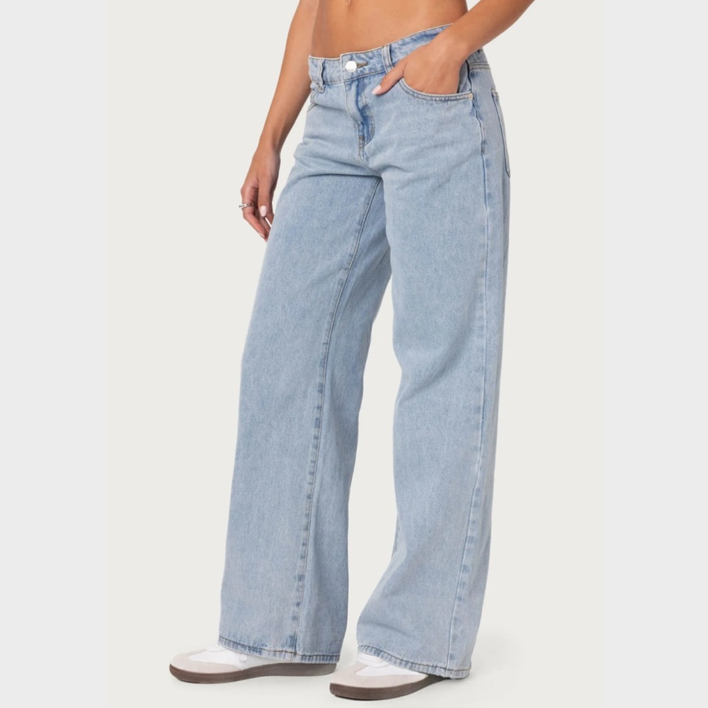 Edikted Raelynn Washed Low Rise Jean - Picture 3 of 10